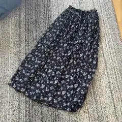 ネイビー花柄プリーツロング スカート