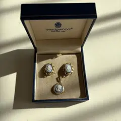 Item thumbnail for item b9a8ec22-3e77-433e-af72-47cfbbe30338