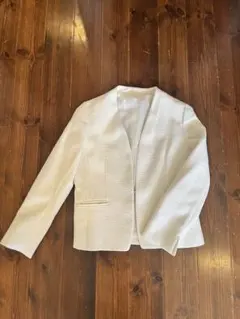ホワイト系　ノーカラーセレモニージャケット　9号