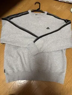 最終値下げadidas グレー トレーナー ストライプ付き