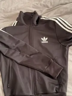 アディダス 黒 ジャージ トラックジャケット 女性