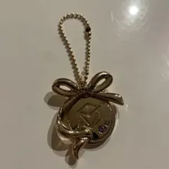 いれいす　初兎（しょう）　活動4周年記念チャーム　紫白