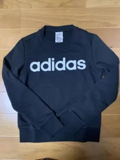 【未使用品】adidas トレーナー　XSサイズ