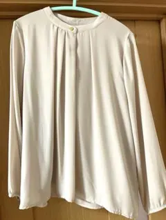 しまむら　スーツコーナー　裏地付き　透けないミルクティーベージュ　ブラウス　M