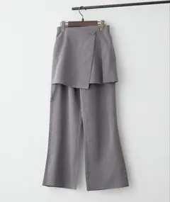 グレー ラップスカート付きフレアパンツ