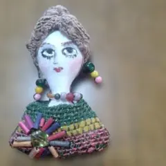 手作り人形型ブローチ(エミリア）