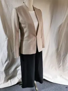 フォーマルパンツスーツ