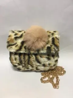 レオパード柄ファーポーチ（ベージュ）ボンボン（ライトブラウン）