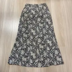 【earth music&ecology】花柄 ロングスカート 白黒