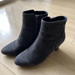 ネイビーヌバック ジッパーブーツ 6センチヒール 美品のサムネイル