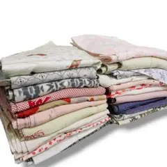 着物 25着 大量まとめ売り 正絹 小紋 訪問着 色無地 和装 リメイク素材のサムネイル