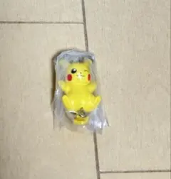 ポケモン　つまんでつなげてマスコット　ピカチュウ　カプセルトイ
