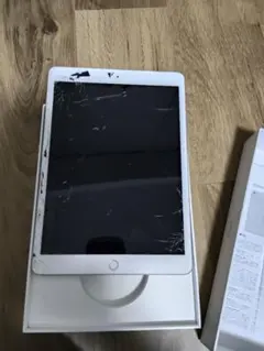 iPad 第7世代 32GB SoftBank 画面割れ ジャンク