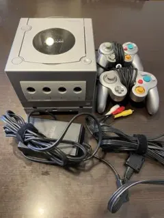 Nintendo ゲームキューブ シルバー コントローラー2個