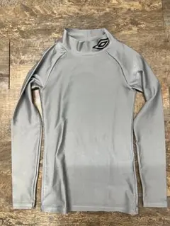 アンブロ　シルバー　グレー 長袖 インナー　140