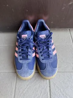 adidas Gazelle ネイビー/ピンク スニーカー