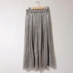 ★美品★PINORE 光沢感のあるロングプリーツスカート【38/M】のサムネイル