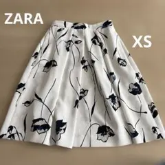 ZARA BASIC 花柄 フレアスカート ホワイト XSのサムネイル