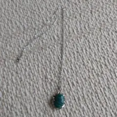 緑色ストーンペンダントネックレス