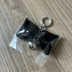 リボンチャーム 黒のサムネイル