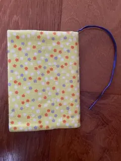 布製ブックカバー（黄色、星柄）