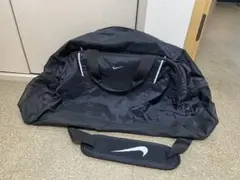 NIKE スポーツバッグ　ダッフルバッグのサムネイル
