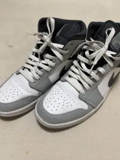 NIKE AIR JORDAN 1 MID グレー ホワイトのサムネイル