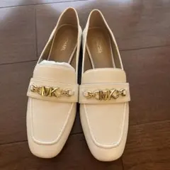 MICHAEL KORS ホワイトローファー