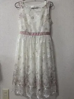 【美品】toccocloset 花柄レースワンピースのサムネイル