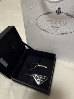 PRADA ヘアピン トライアングルロゴのサムネイル