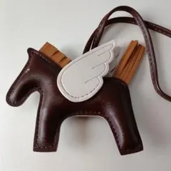 ペガサス 馬キーホルダー バッグチャーム ブラウン