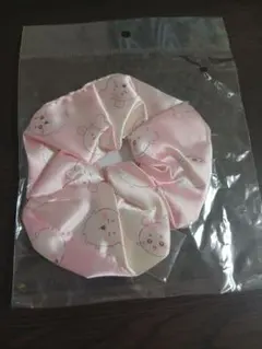 ちいかわ さくらのようせい チャーム付き サテン シュシュ 古本屋 桜 　カニ