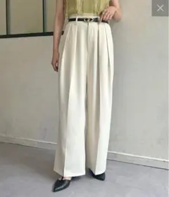 Thevon 2タックスラックス　アイボリー