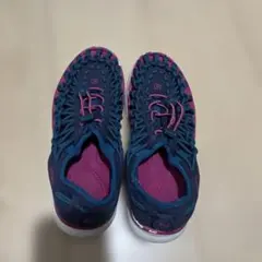 keen サンダル