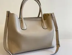 ベージュ レザー ハンドバッグ