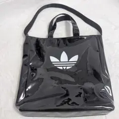【美品】アディダスオリジナルス エナメル調 2WAYトートバッグ ショッパー 黒のサムネイル