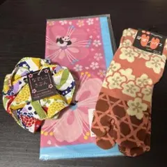京都お土産セット　新品未使用日本製ハンカチ、 シュシュ、靴下のお買得セットのサムネイル