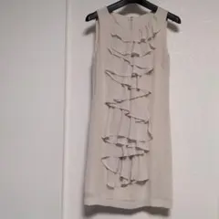 結婚式　パーティードレス　フリル　ベージュ