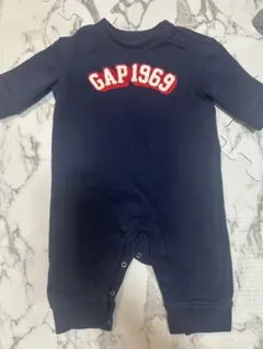 GAP ロゴ入り ネイビーロンパース