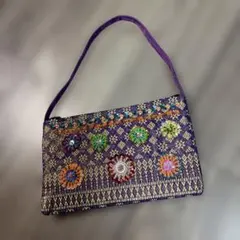 紫色の刺繍ハンドバッグ