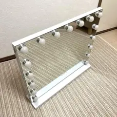 女優ミラー　LEDライト付きミラー 50cm x 60cm