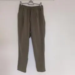 テーパードパンツ