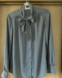 ネイビー・オレンジドット リボンブラウス　春秋GU