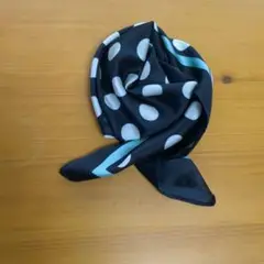 スカーフ　ドット白黒　グリーン