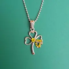 ネックレス　クローバー