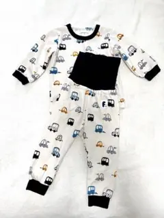 新品⭐︎バースデイ　裏起毛　車柄　腹巻きパジャマ⭐︎90サイズ