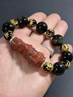 レッドジャスパー龍彫りとシルバーオブシディアン・龍柄瑪瑙のブレスレット