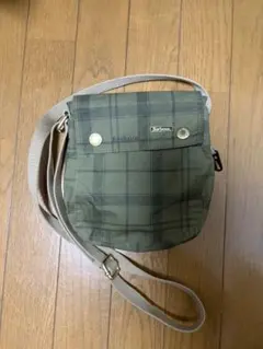 Barbour チェック柄 ショルダーバッグ オリーブグリーンのサムネイル