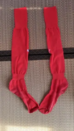 赤色 サッカーソックス プーマ