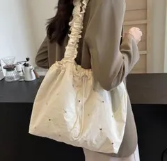 Lili つぶつぶフリルトートバック マザーズバッグ - メルカリ